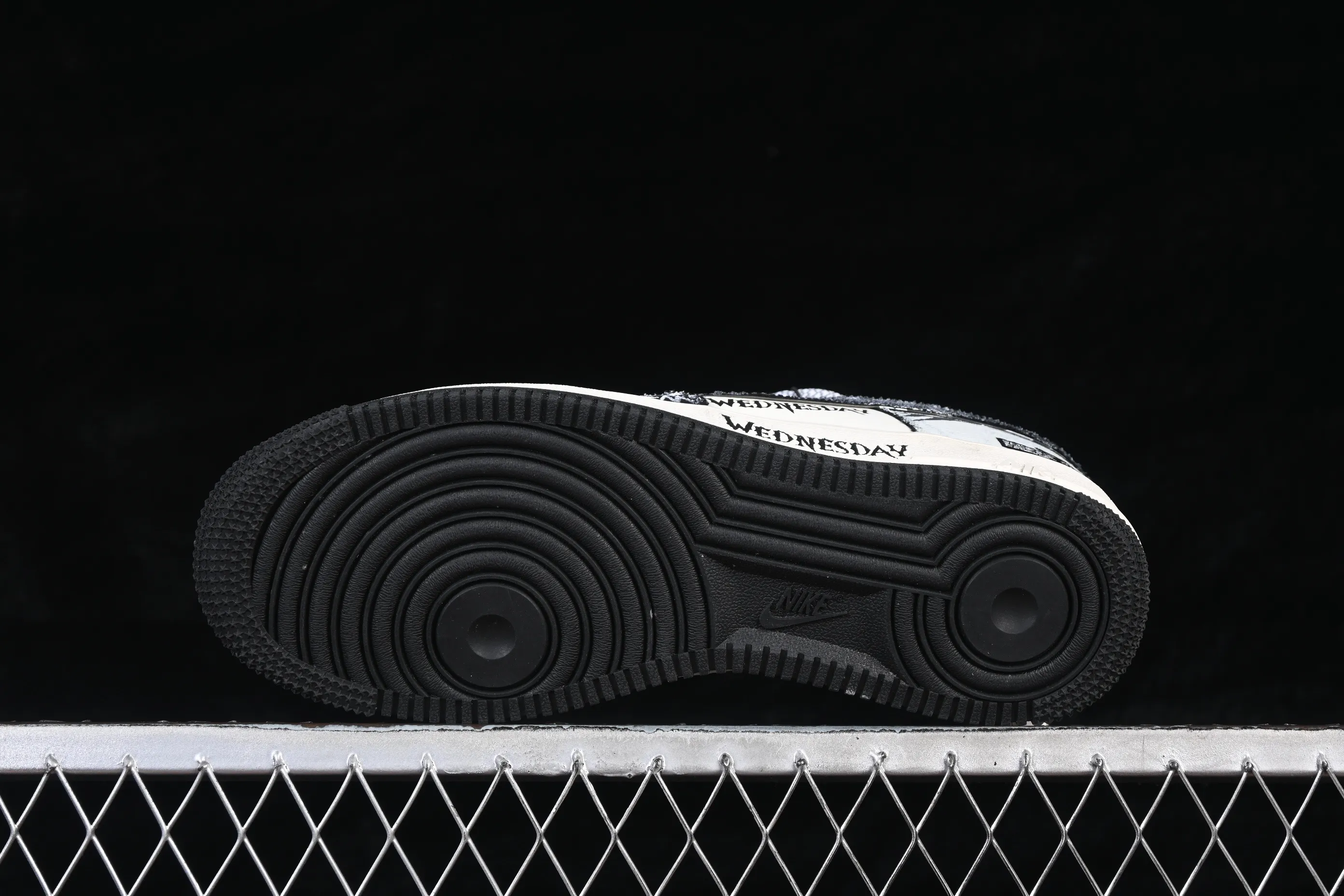 All categories Nk Air Force 1 Air Force series Nk Air Force 1 Low Air Force low-top Nike Air Force 1'07 Low "Dark Gothic Graffiti" Hand-painted graffiti Dark graffiti Air Force 1 low-top casual sneakers FB0607-110